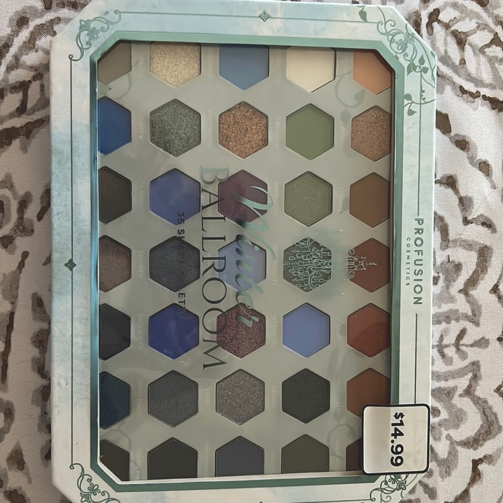 Profusion cosmetic 35 shade palette. Will sell all 6 for discounted price